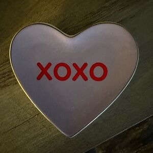 Heart-Shaped XOXO jewelry holder